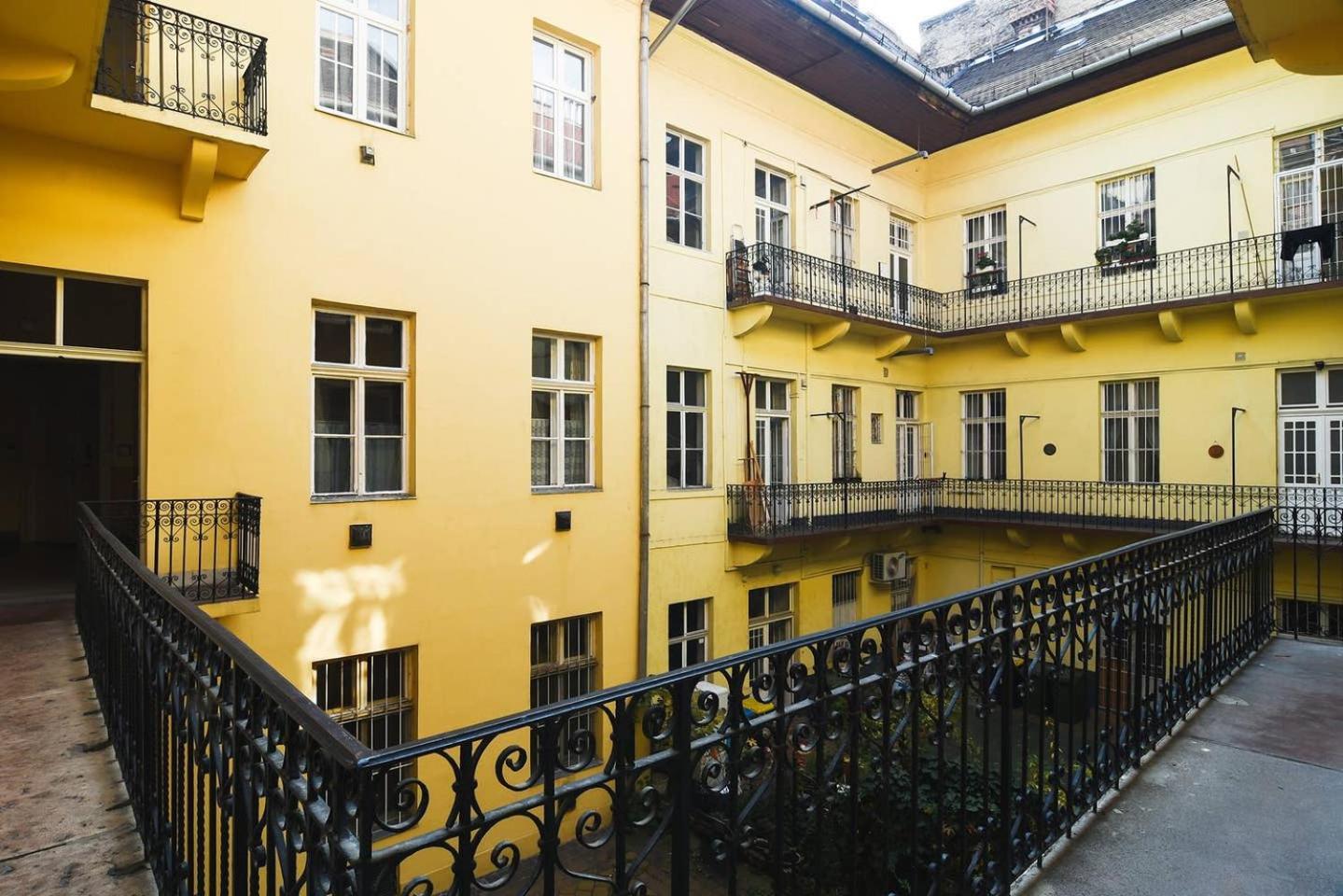 בודפשט Central & Colorful Studio With Air Conditioning מראה חיצוני תמונה